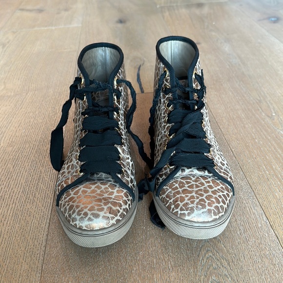 Louis Vuitton sneakers - Picture 2 of 6